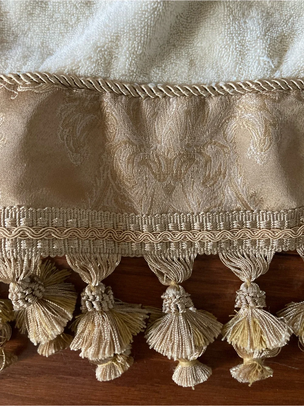 2 Croscill Home Hand Towels